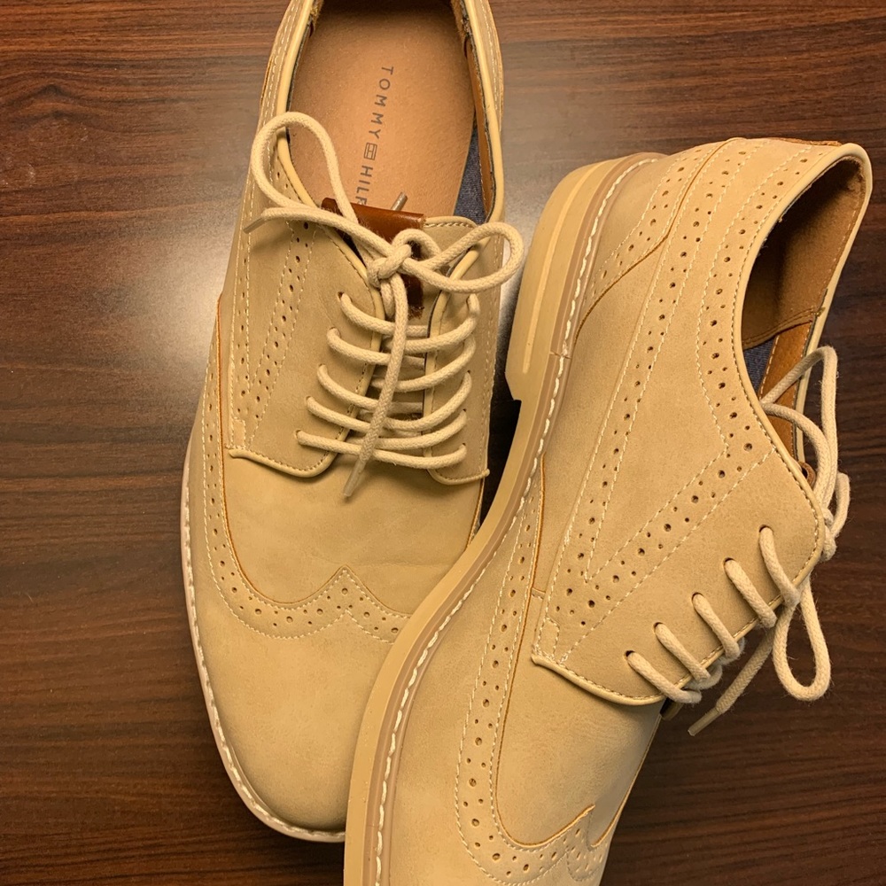 Tommy Hilfiger Light Natural LL Elmont Size 10